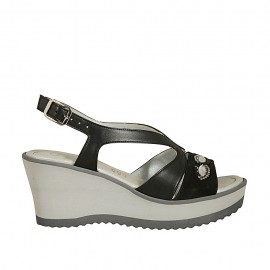 Sandalia para mujer en piel y gamuza negra con estrass, plataforma y cuña 6 - Tallas disponibles:  45