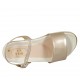 Sandalo da donna con cinturino in pelle laminata platino zeppa 2 - Misure disponibili: 43
