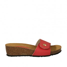 Sabot aperto da donna in pelle rossa con bottone, velcro e zeppa 4 - Misure disponibili: 43