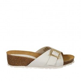 Sabot da donna in pelle bianca con fibbia zeppa 4 - Misure disponibili: 42, 43