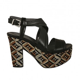 Sandalo con plateau in pelle nera con zeppa rivestita multicolore effetto optical tacco 10 - Misure disponibili: 42, 43