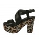 Sandalo con plateau in pelle nera con zeppa rivestita multicolore effetto optical tacco 10 - Misure disponibili: 42, 43