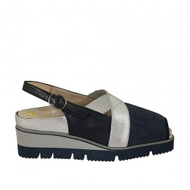 Sandale pour femmes avec elastiques et semelle amovible en daim perforé bleu, cuir bleu et argent talon compensé 4 - Pointures disponibles:  33, 34, 42, 43, 44