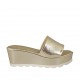 Mule ouvert pour femmes en cuir verni lamé platine talon compensé 6 - Pointures disponibles:  43