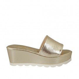 Sabot aperto da donna in vernice laminata platino zeppa 6 - Misure disponibili: 43