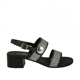 Sandalo da donna con cinturino, fasce e bottone di tessuto laminato argento e pelle nera tacco 4 - Misure disponibili: 43, 45