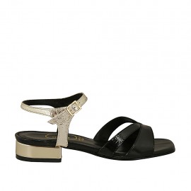 Sandalia para mujer con cinturon en charol negro y piel de color platino tacon 2 - Tallas disponibles:  32, 33