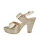 Sandalo da donna con bottone e plateau in vernice oro tacco 10 - Misure disponibili: 32, 33, 43