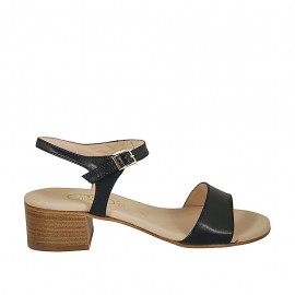 Sandalia para mujer en piel azul oscuro con cinturon tacon 4 - Tallas disponibles:  43