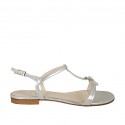 Sandalo da donna con fibbia in pelle laminata argento tacco 1