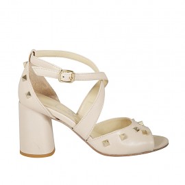 Zapato abierto para mujer en piel color desnudo con cinturon cruzado y tachuelas tacon 7 - Tallas disponibles:  42, 43