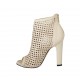 Scarpa accollata aperta in punta da donna con plateau e cerniera posteriore in pelle e pelle forata color panna tacco 11 - Misure disponibili: 33, 34
