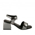 Woman's sandal with anklestrap and button in steel grey patent leather with heel 5