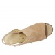Sandale pour femmes avec fermeture éclair, elastiques et goujons en daim poudre et cuir lamé platine talon 7 - Pointures disponibles:  32, 33, 34