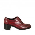 Woman's laced Oxford shoe in maroon leather heel 5