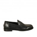 Woman's loafer in black leather heel 2
