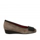 Decolté da donna con accessorio in pelle nera e camoscio taupe zeppa 3 - Misure disponibili: 42, 43