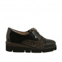 Woman's shoe with zipper and elastic band in black patent leather and suede and printed suede wedge heel 4