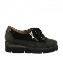 Woman's laced shoe with zipper in black leather, suede and patent leather wedge heel 4