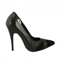 Escarpin pour femmes avec accessoire en daim et cuir noir talon 11