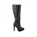 Woman's laced boot in black leather with zipper and platform heel 11