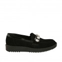 Mocassin pour femmes en cuir verni et daim noir avec pierres talon compensé 3