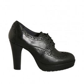 Scarpa stringata da donna in pelle nera stile inglese con plateau tacco 9 - Misure disponibili: 42, 43, 44, 46