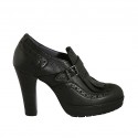 Zapato para mujer en piel negra con flecos, hebilla y plataforma tacon 9