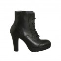 Woman's laced ankle boot with zipper and platform in black leather heel 9