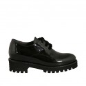 Derbydamenschuh mit Schnürsenkeln und herausnehmbarer Innensohle aus schwarzem Lackleder Absatz 4