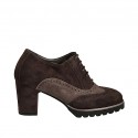 Woman's highfronted laced Oxford shoe with removable insole in brown and taupe suede heel 7