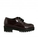Chaussure derby à lacets avec semelle removible pour femmes en cuir verni bordeaux talon 4