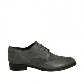 Spitzer Damenderbyschuh aus grauem Wildleder und Leder mit Schnüren und Broguemuster Absatz 3 - Verfügbare Größen:  33, 34, 43, 45
