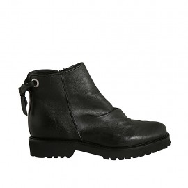 Stivaletto da donna con cerniera e laccio posteriori in pelle nera tacco 3 - Misure disponibili: 32, 33, 44
