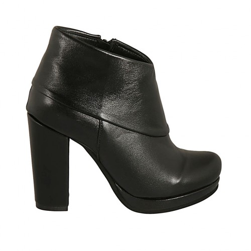 Stivaletto da donna con cerniera e plateau in pelle nera con tacco 9 - Misure disponibili: 32, 34