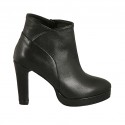 Stivaletto da donna con cerniera e plateau in pelle nera con tacco 9