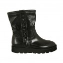 Bottines pour femmes avec goujons en cuir noir talon compensé 3