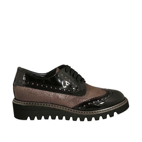 Zapato derby para mujer con cordones en charol negro y piel laminada bronce cuña 3 - Tallas disponibles:  34, 43, 44
