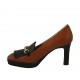 Zapato cerrado para mujer con plataforma, flecos y cadena en piel color cuero y negra tacon 8 - Tallas disponibles:  34, 42, 43