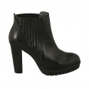 Botines para mujeres con plataforma y elasticos en piel de color negro tacon 9