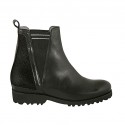 Stivaletto da donna con elastici in pelle nera e camoscio glitterato tacco 3