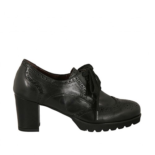 Hochgeschlossener Damenschuh mit Schnürsenkeln und Broguemuster aus schwarzem Leder Absatz 6 - Verfügbare Größen:  43