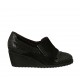 Scarpa accollata da donna con elastici e plantare estraibile in camoscio nero e vernice stampata canna di fucile zeppa 5 - Misure disponibili: 34, 43