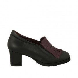 Zapato cerrado para mujer con elasticos, plantilla extraible y flecos en piel negra y granate tacon 5 - Tallas disponibles:  33, 42, 43, 44, 45