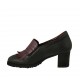 Zapato cerrado para mujer con elasticos, plantilla extraible y flecos en piel negra y granate tacon 5 - Tallas disponibles:  33, 42, 43, 44, 45