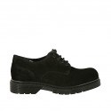 Scarpa derby stringata da donna in camoscio nero tacco 3