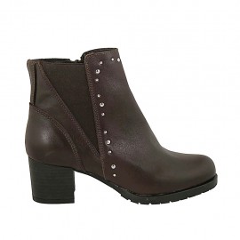 Botines para mujer con cremallera, elastico y tachuelas en piel marron oscuro tacon 5 - Tallas disponibles:  42, 43