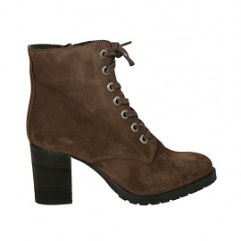 Damenstiefelette mit Schnürsenkel und Reißverschluss aus braunem Wildleder Absatz 7 - Verfügbare Größen:  42, 43