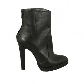 Bottines pour femmes en cuir noir avec fermeture éclair posterieur, plateforme et talon 11 - Pointures disponibles:  31
