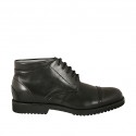 Men's sportive laced ankle shoe with captoe in black leather
